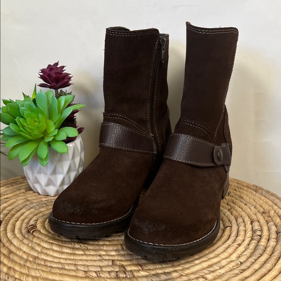 Taos Footwear Dark Brown Ankle Boots - Picture 1 of 10